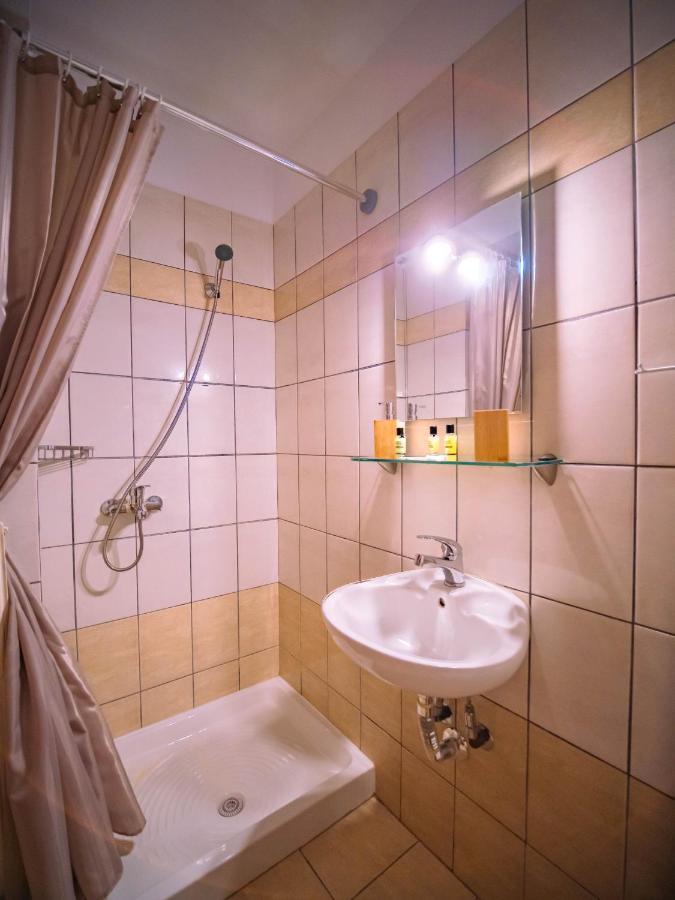 Little Emerald - Central Spot Apartments Volos Ngoại thất bức ảnh